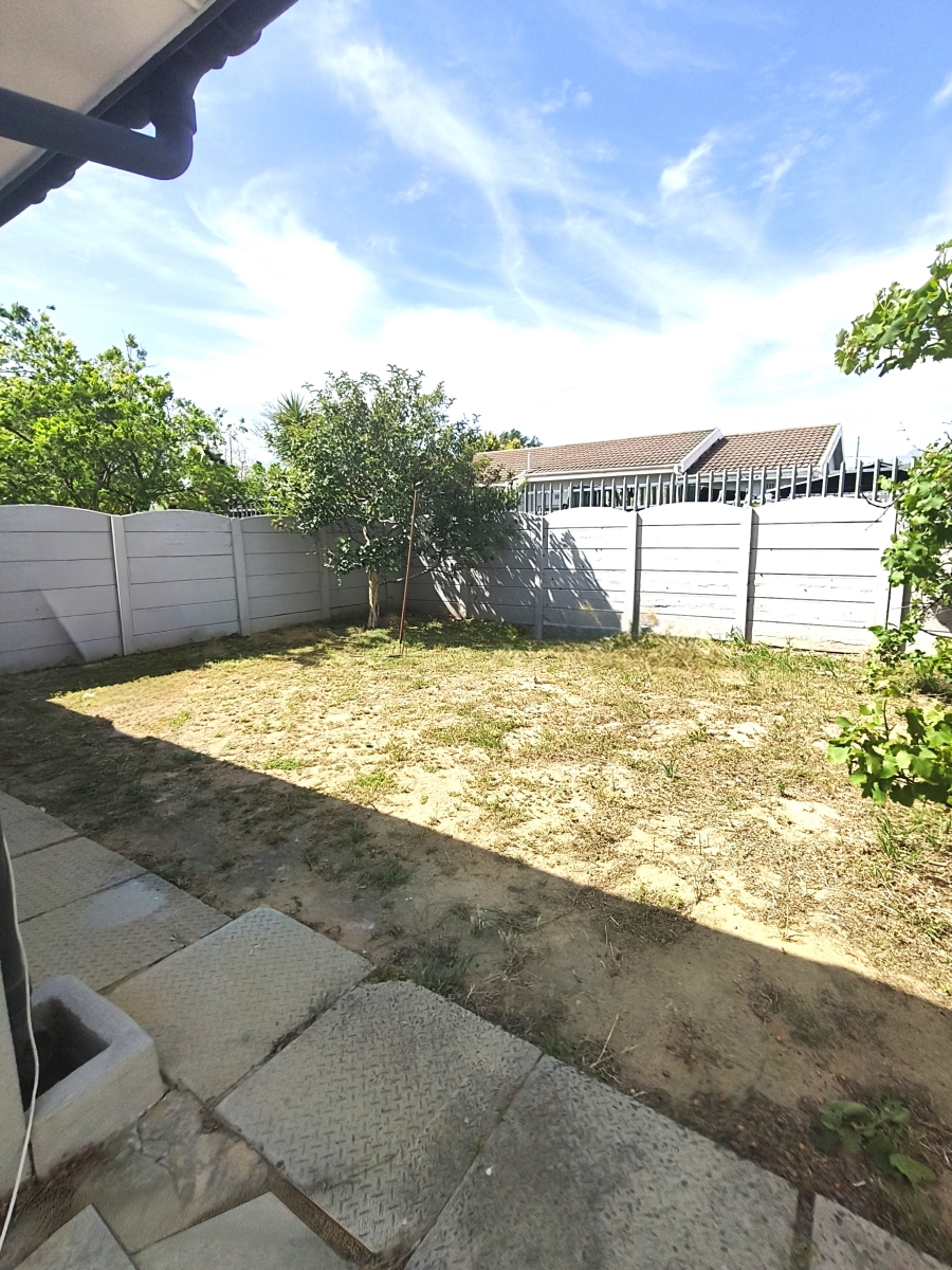 To Let 3 Bedroom Property for Rent in Strandvale Western Cape